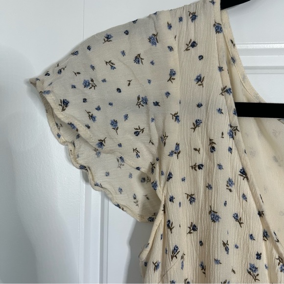 AMERICAN EAGLE FLOWER SUNDRESS WITH BUTTON AND TIE NECKLINE DETAILING - Picture 12 of 13